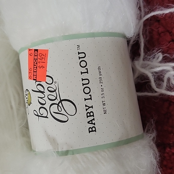 Baby Bee Baby Lou Lou Net Wt 3.5 Oz, 259 Yards Skeins 2 White 5 Hugs&Kiss - Picture 7 of 16